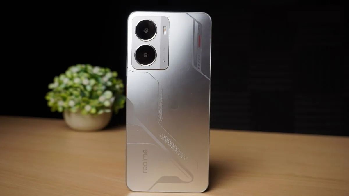 Realme P3 device